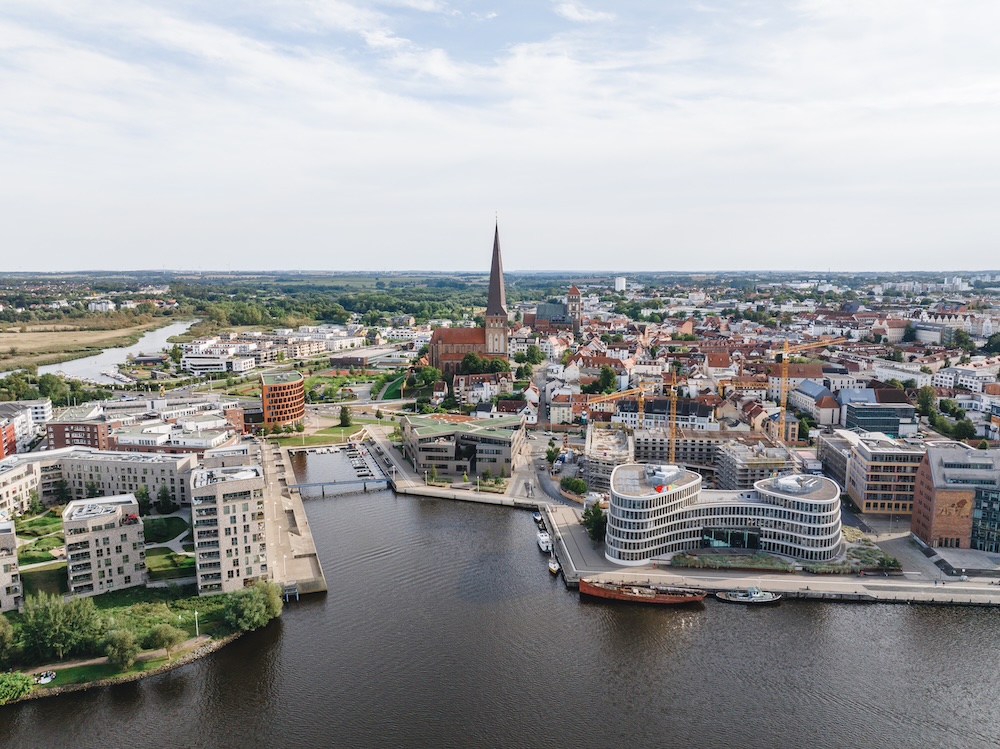 Luftbild von der Rostock innenstadt und dem Stadthafen_02